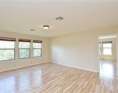 1220 Apollo Cir - Photo Thumbnail 12