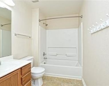1220 Apollo Cir - Photo Thumbnail 19