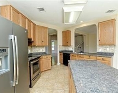 1220 Apollo Cir - Photo Thumbnail 10