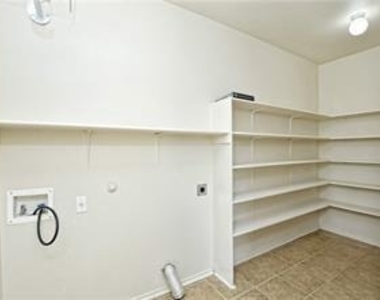 1220 Apollo Cir - Photo Thumbnail 11