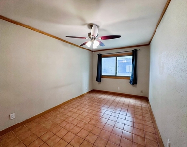 505 W 7th St - Photo Thumbnail 8