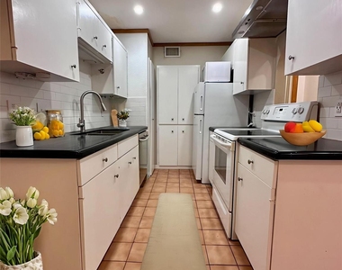 505 W 7th St - Photo Thumbnail 4
