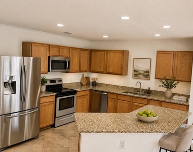 11210 Kingsgate Dr - Photo Thumbnail 8