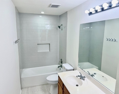 11210 Kingsgate Dr - Photo Thumbnail 19
