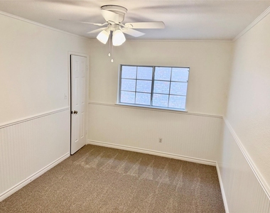 11210 Kingsgate Dr - Photo Thumbnail 20