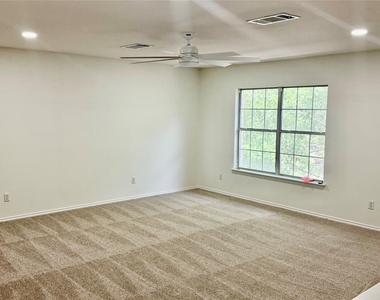 11210 Kingsgate Dr - Photo Thumbnail 22