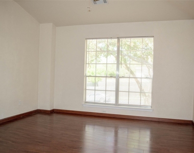 505 Shant St - Photo Thumbnail 6