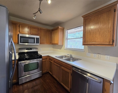 505 Shant St - Photo Thumbnail 15