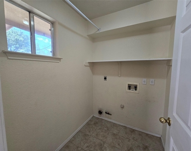 505 Shant St - Photo Thumbnail 24