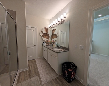 511 Hoot Owl Ln S - Photo Thumbnail 15