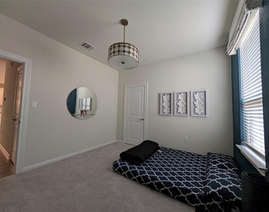 511 Hoot Owl Ln S - Photo Thumbnail 23