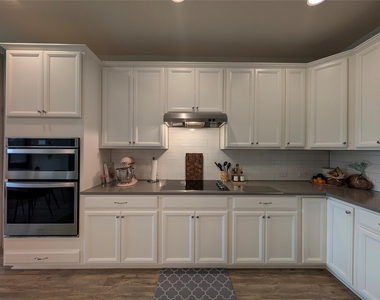 511 Hoot Owl Ln S - Photo Thumbnail 6
