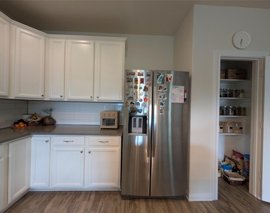 511 Hoot Owl Ln S - Photo Thumbnail 5