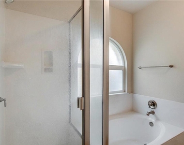 1821 Golden Arrow Ave - Photo Thumbnail 13