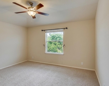 1821 Golden Arrow Ave - Photo Thumbnail 18