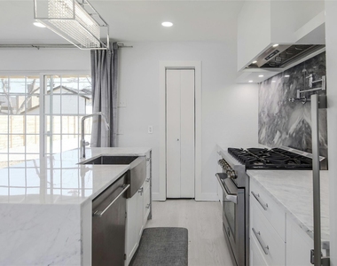 8505a Spearman Dr - Photo Thumbnail 7