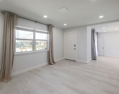 8505a Spearman Dr - Photo Thumbnail 4