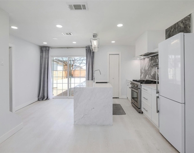 8505a Spearman Dr - Photo Thumbnail 6