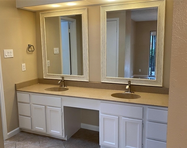 7922 N Ridgeline - Photo Thumbnail 9