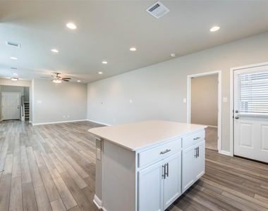 12008 Tolson Dr - Photo Thumbnail 10