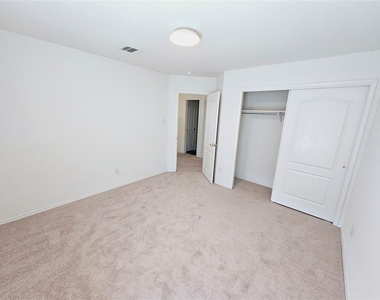 7020 Doyal Dr - Photo Thumbnail 12