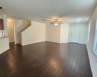 7020 Doyal Dr - Photo Thumbnail 1