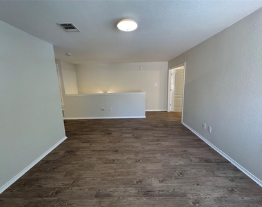 7020 Doyal Dr - Photo Thumbnail 8