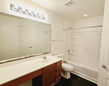7020 Doyal Dr - Photo Thumbnail 8