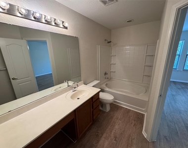 7020 Doyal Dr - Photo Thumbnail 12