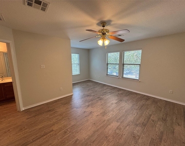 7020 Doyal Dr - Photo Thumbnail 10