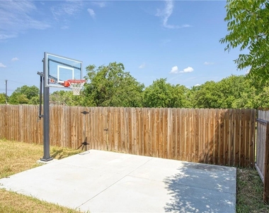 1107 Middle Brook Dr - Photo Thumbnail 32