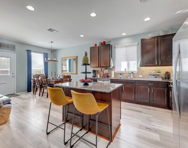 744 Hoot Owl Ln S - Photo Thumbnail 8