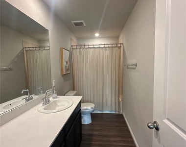 208 Mountain Valley St - Photo Thumbnail 18