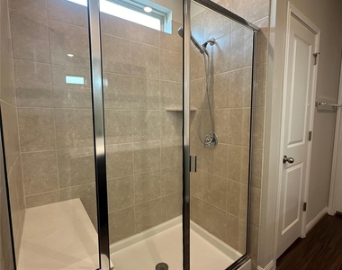 208 Mountain Valley St - Photo Thumbnail 14