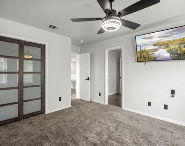 4405 Bandice Ln - Photo Thumbnail 15
