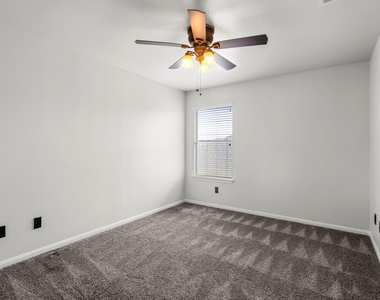 4405 Bandice Ln - Photo Thumbnail 12