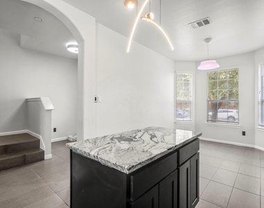 4405 Bandice Ln - Photo Thumbnail 8