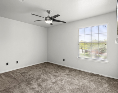 4405 Bandice Ln - Photo Thumbnail 14