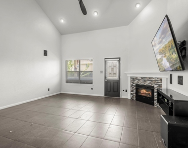 4405 Bandice Ln - Photo Thumbnail 25