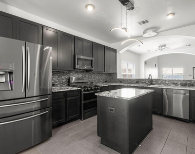4405 Bandice Ln - Photo Thumbnail 2