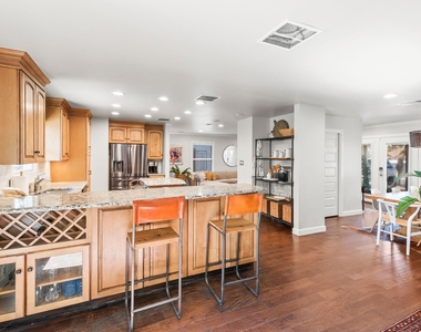 1113 W Oltorf St - Photo Thumbnail 11