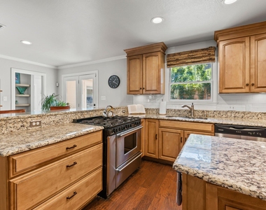 1113 W Oltorf St - Photo Thumbnail 6