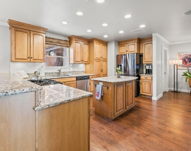 1113 W Oltorf St - Photo Thumbnail 5