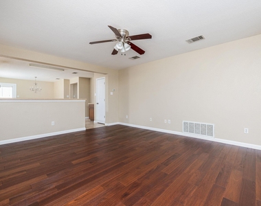 190 Quarter Ave - Photo Thumbnail 4