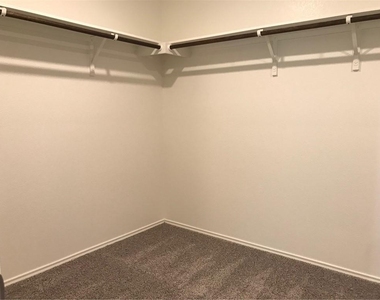107 Ozark Dr - Photo Thumbnail 12