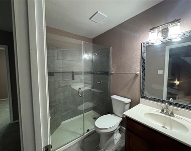 3200 Crownover St - Photo Thumbnail 13
