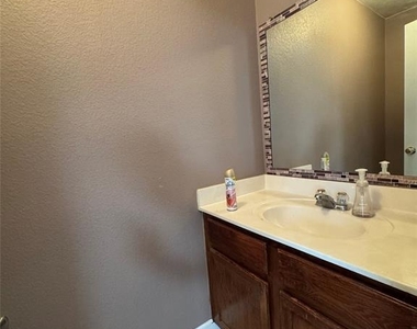 3200 Crownover St - Photo Thumbnail 22