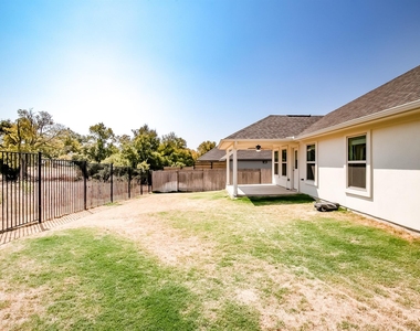 105 Meadow Wood Cv - Photo Thumbnail 28