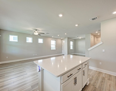 7203 Travertine Spring Dr - Photo Thumbnail 15