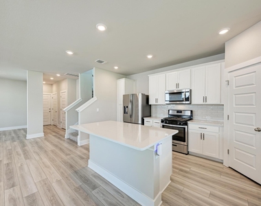 7203 Travertine Spring Dr - Photo Thumbnail 12